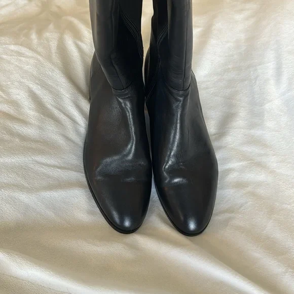 Boots - Picture 3 of 11